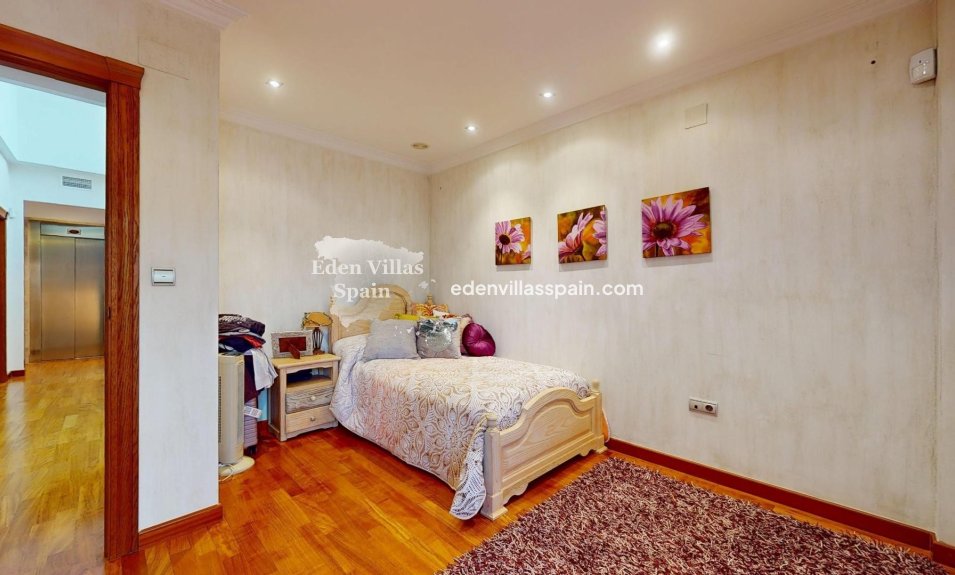 Immobilien Zweiter Hand - Landhaus - Elche