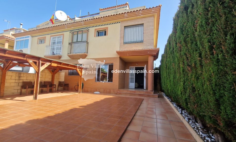 Immobilien Zweiter Hand - Reiheneinfamilienhaus - Daya Nueva