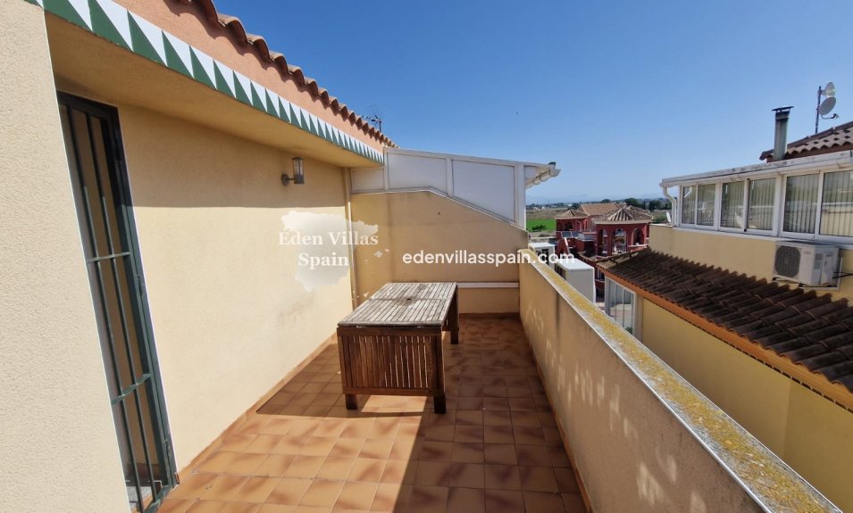 Immobilien Zweiter Hand - Reiheneinfamilienhaus - Daya Nueva