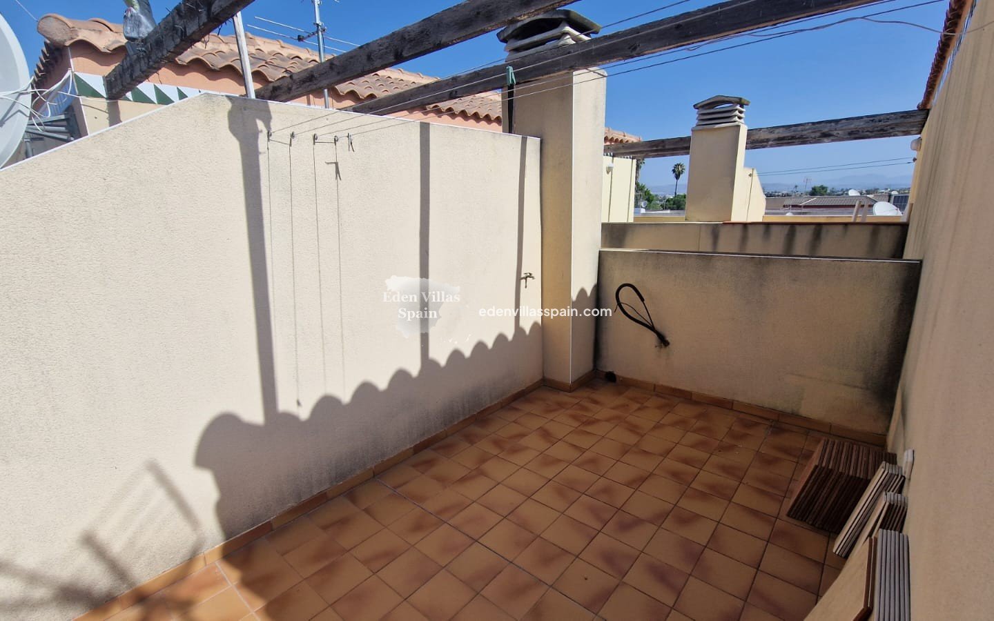 Immobilien Zweiter Hand - Reiheneinfamilienhaus - Daya Nueva