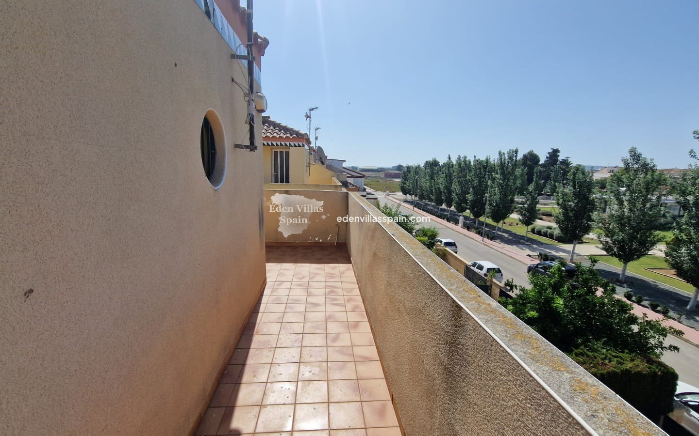 Immobilien Zweiter Hand - Reiheneinfamilienhaus - Daya Nueva