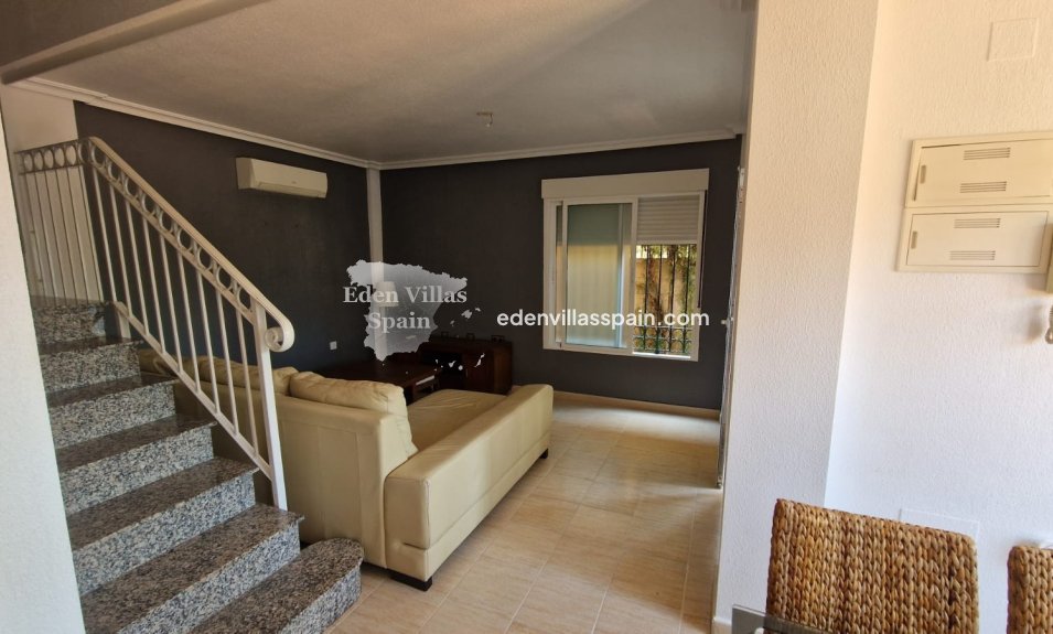 Immobilien Zweiter Hand - Reiheneinfamilienhaus - Daya Nueva