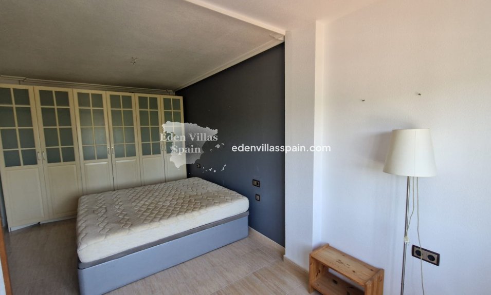 Immobilien Zweiter Hand - Reiheneinfamilienhaus - Daya Nueva