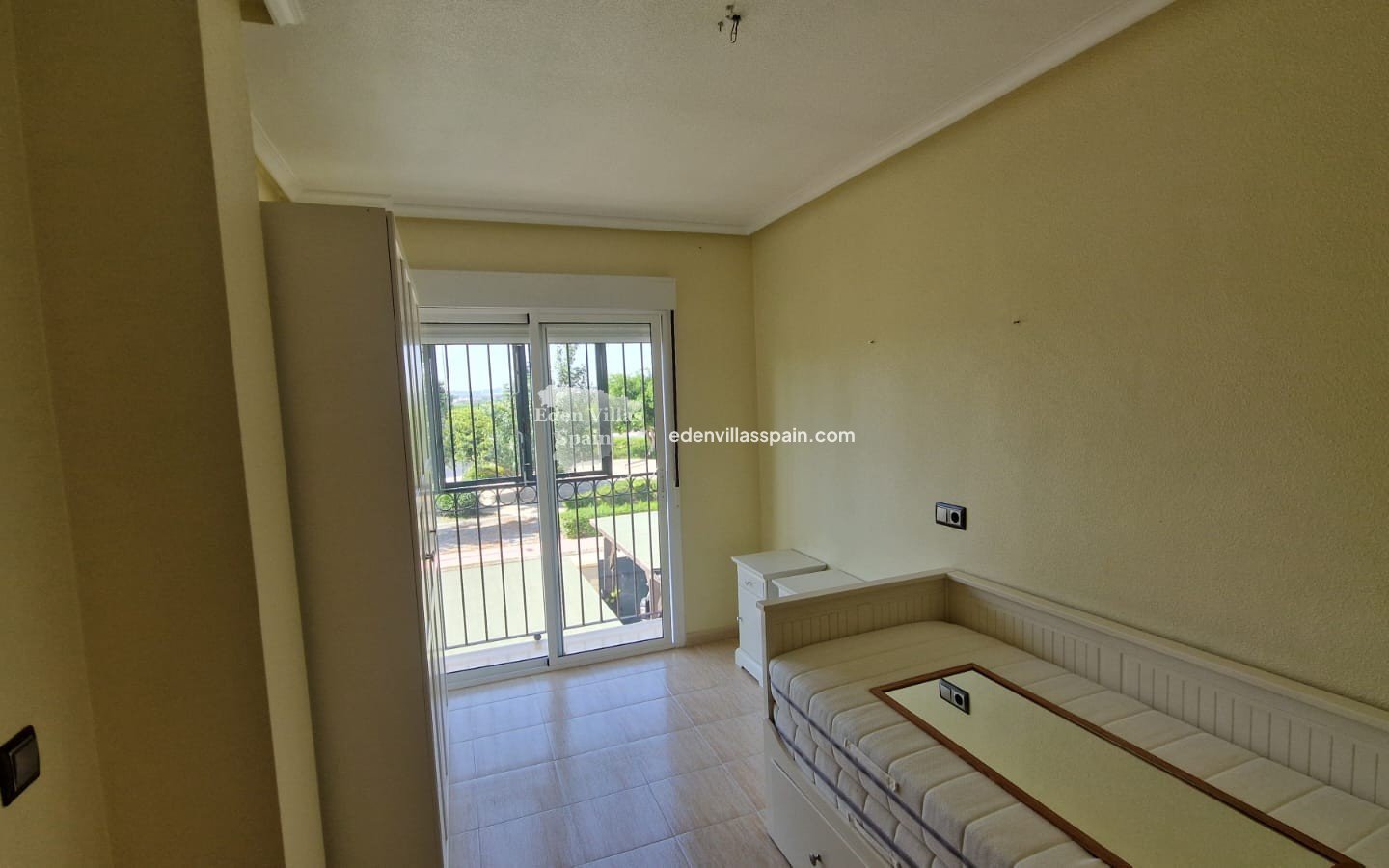 Immobilien Zweiter Hand - Reiheneinfamilienhaus - Daya Nueva