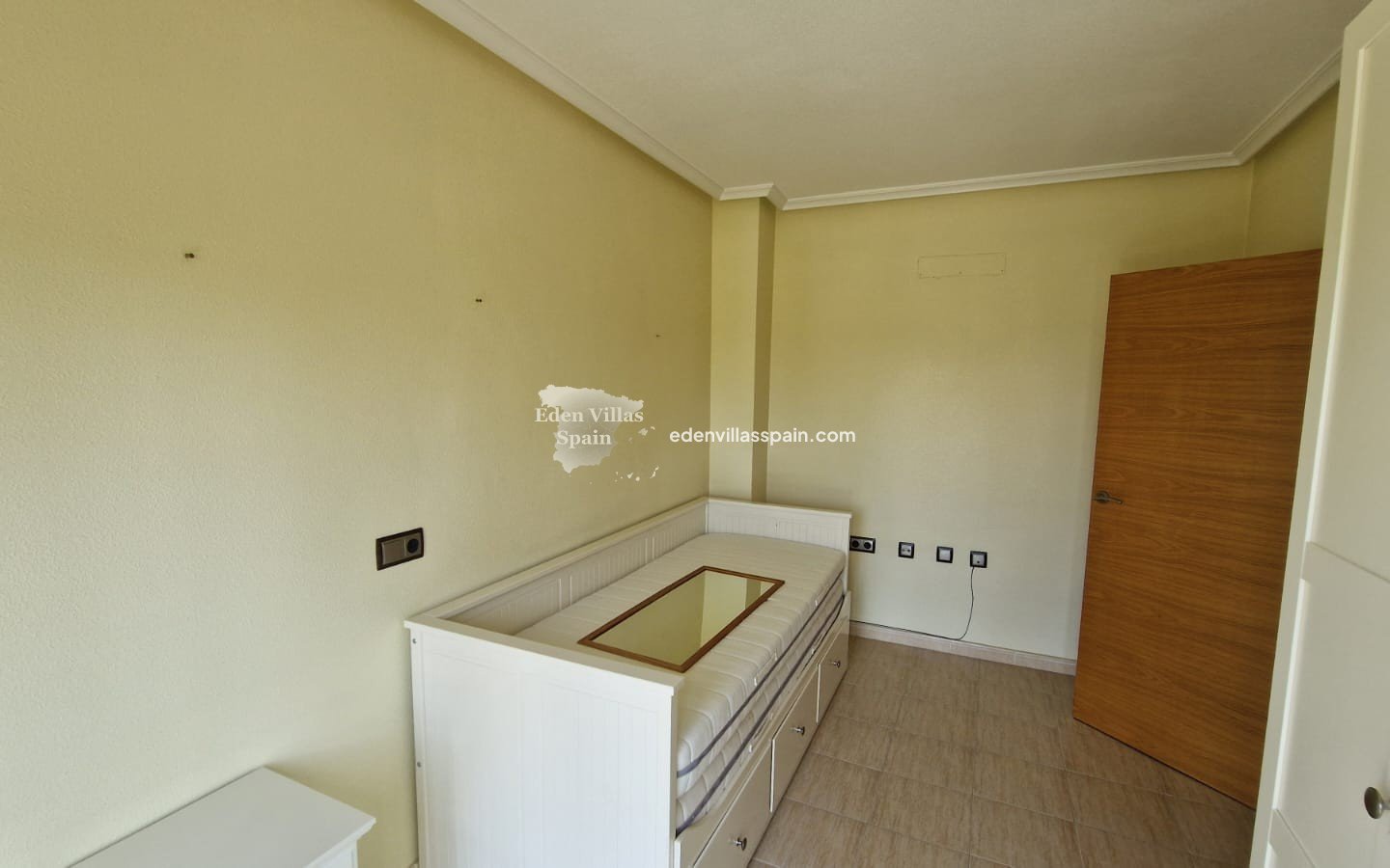 Immobilien Zweiter Hand - Reiheneinfamilienhaus - Daya Nueva