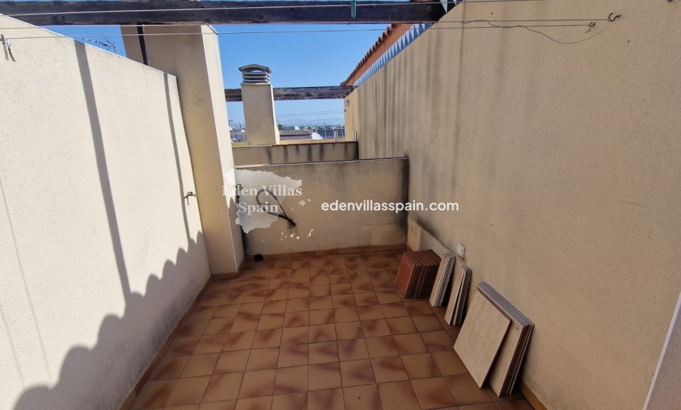 Immobilien Zweiter Hand - Reiheneinfamilienhaus - Daya Nueva