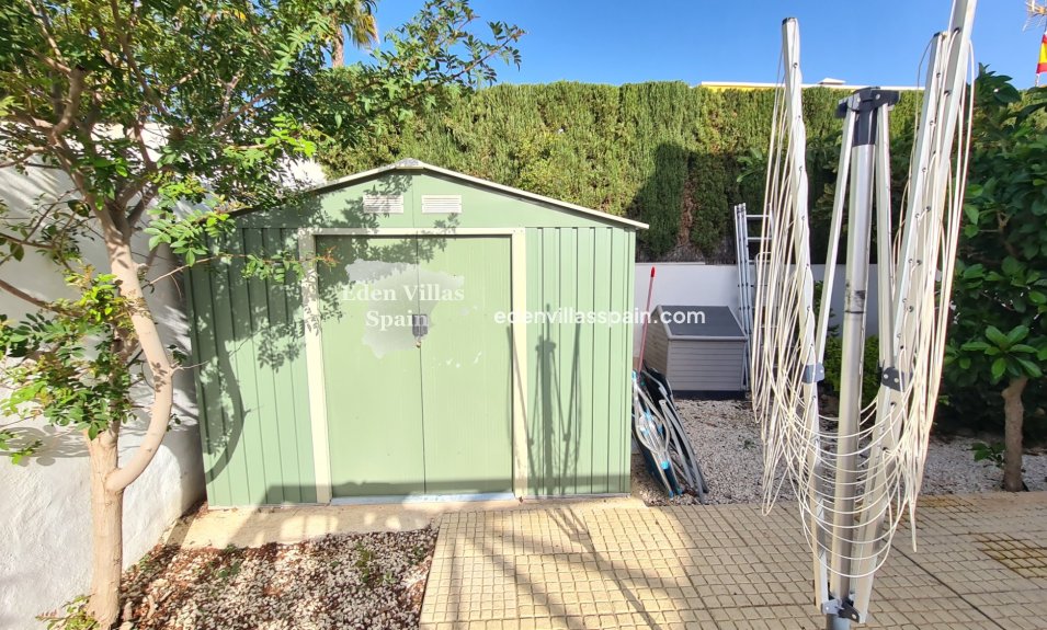 Immobilien Zweiter Hand - Urbanisierung freistehende Villa - La Marina