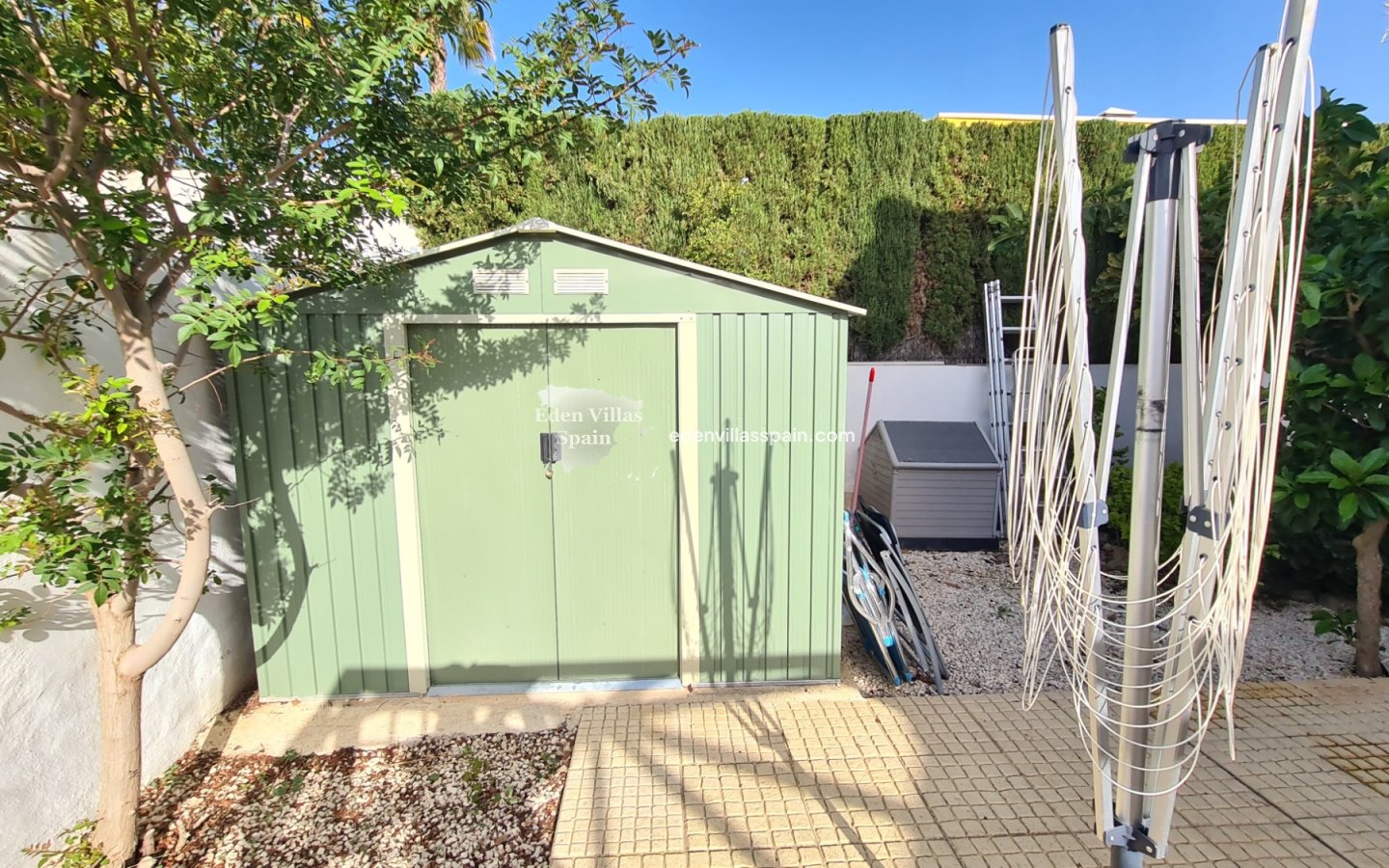 Immobilien Zweiter Hand - Urbanisierung freistehende Villa - La Marina