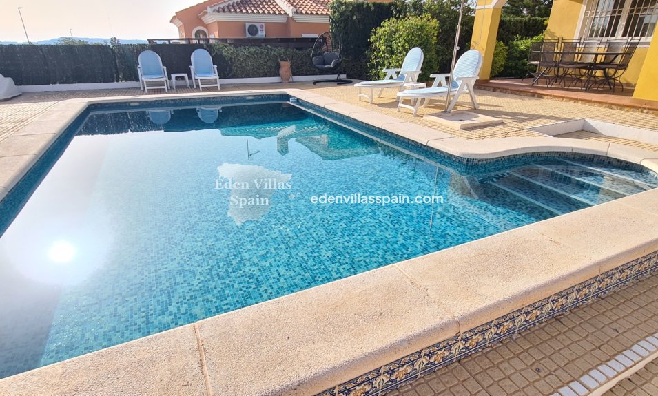 Immobilien Zweiter Hand - Urbanisierung freistehende Villa - La Marina