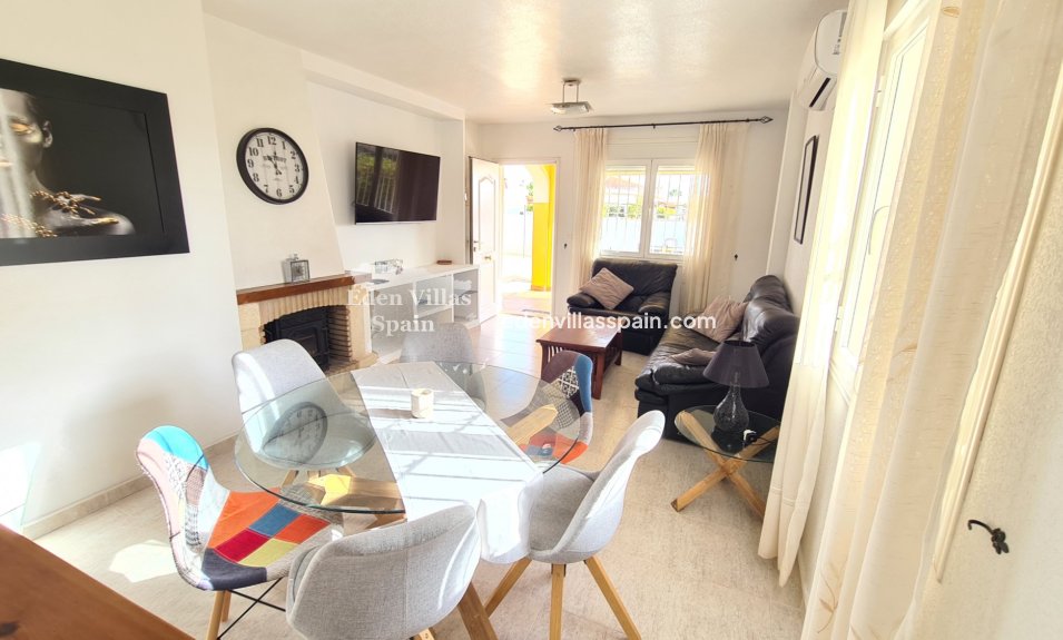 Immobilien Zweiter Hand - Urbanisierung freistehende Villa - La Marina