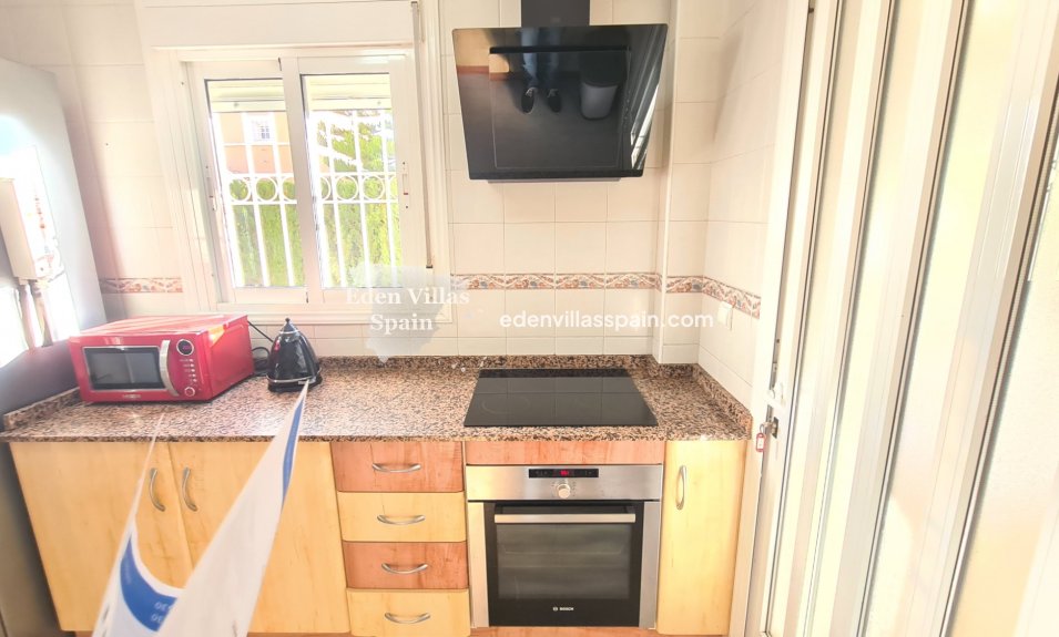 Immobilien Zweiter Hand - Urbanisierung freistehende Villa - La Marina