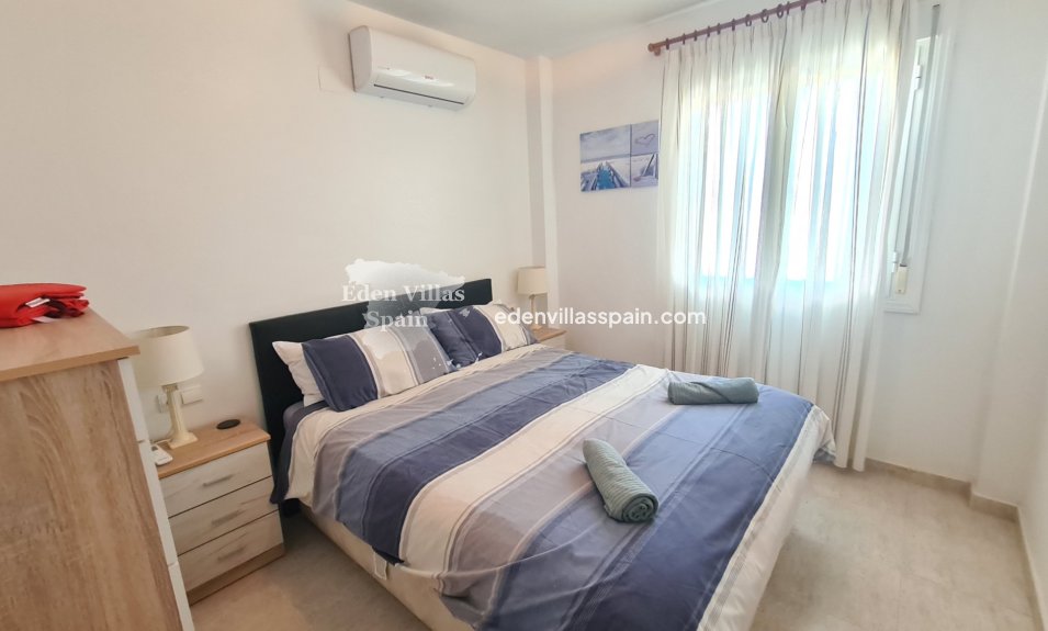 Immobilien Zweiter Hand - Urbanisierung freistehende Villa - La Marina