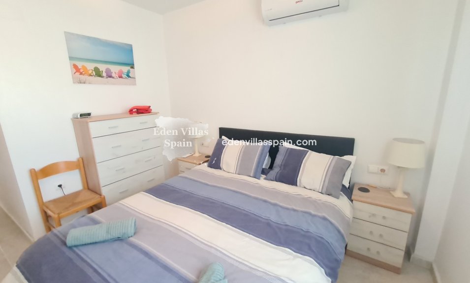 Immobilien Zweiter Hand - Urbanisierung freistehende Villa - La Marina