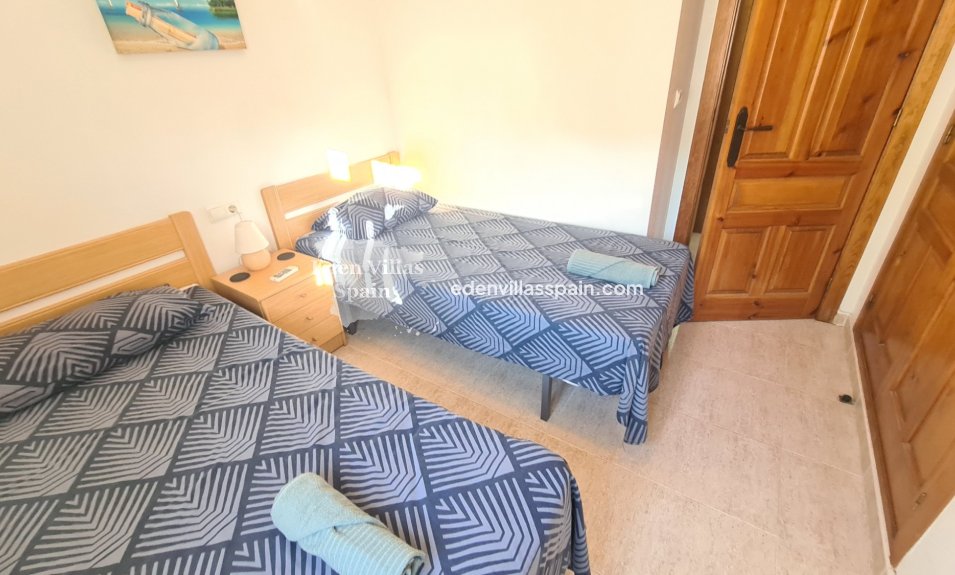 Immobilien Zweiter Hand - Urbanisierung freistehende Villa - La Marina