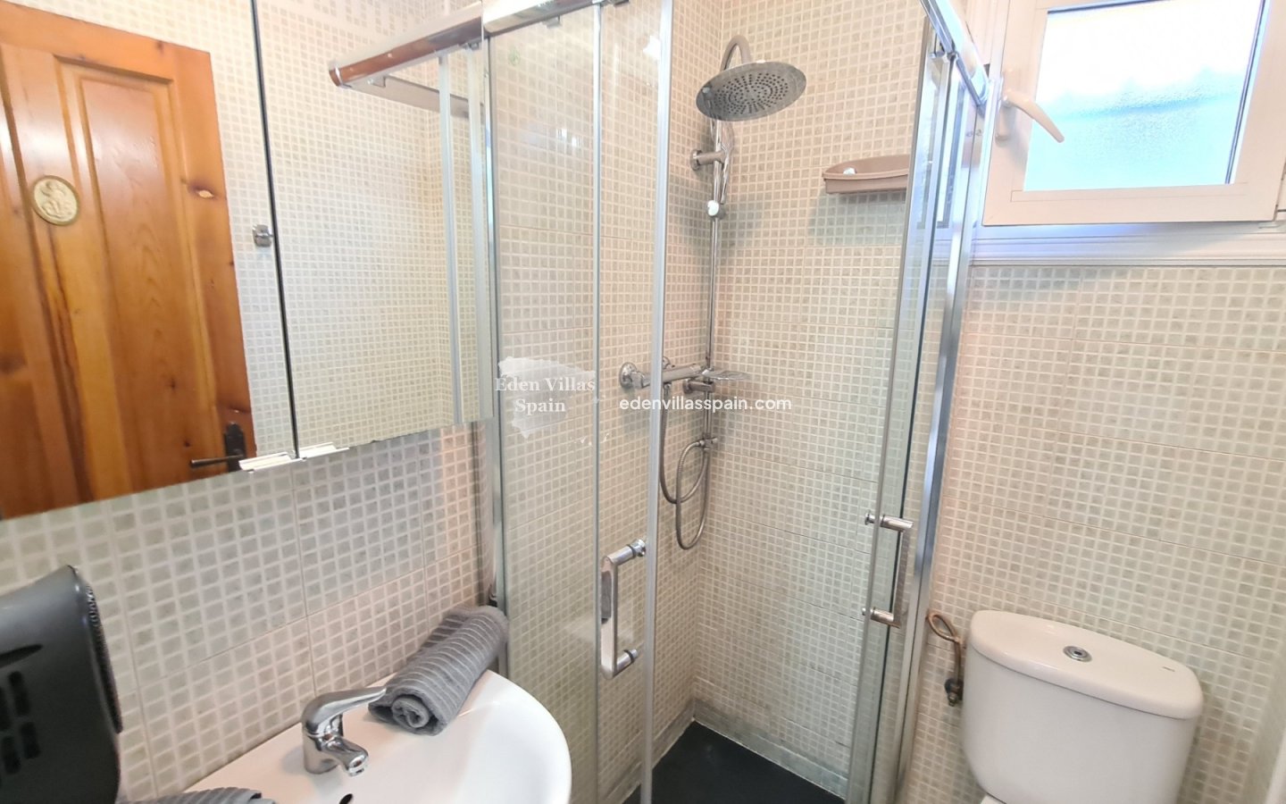 Immobilien Zweiter Hand - Urbanisierung freistehende Villa - La Marina