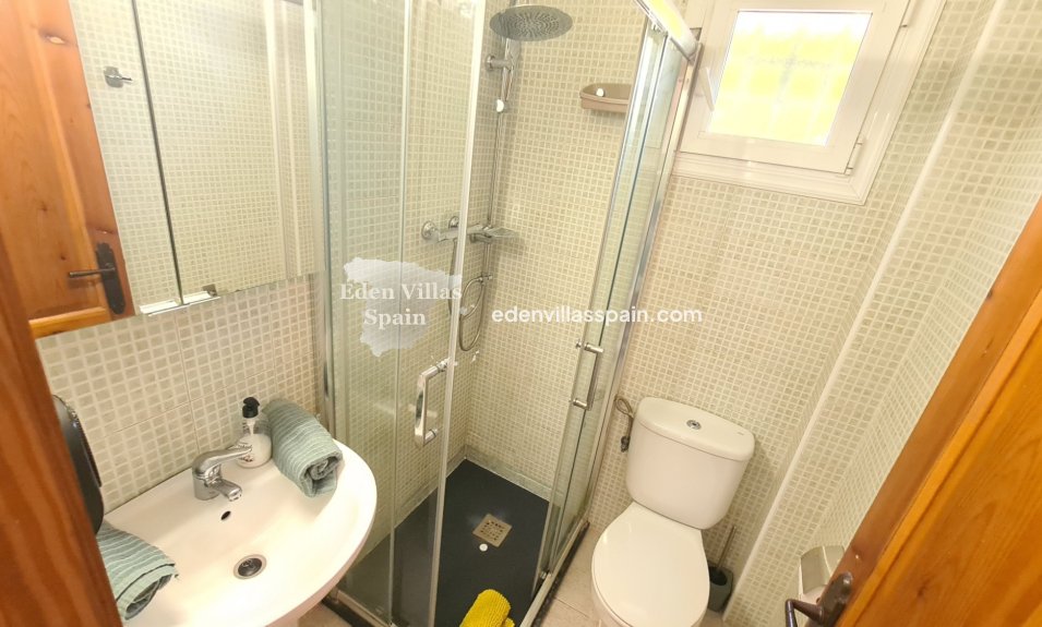 Immobilien Zweiter Hand - Urbanisierung freistehende Villa - La Marina