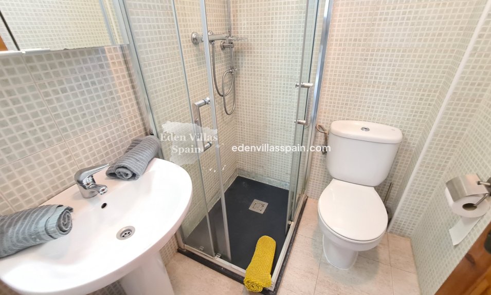 Immobilien Zweiter Hand - Urbanisierung freistehende Villa - La Marina