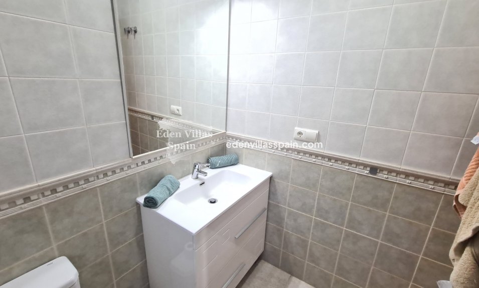 Immobilien Zweiter Hand - Urbanisierung freistehende Villa - La Marina