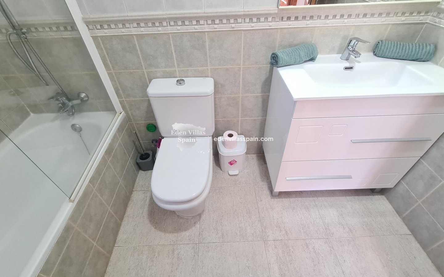 Immobilien Zweiter Hand - Urbanisierung freistehende Villa - La Marina