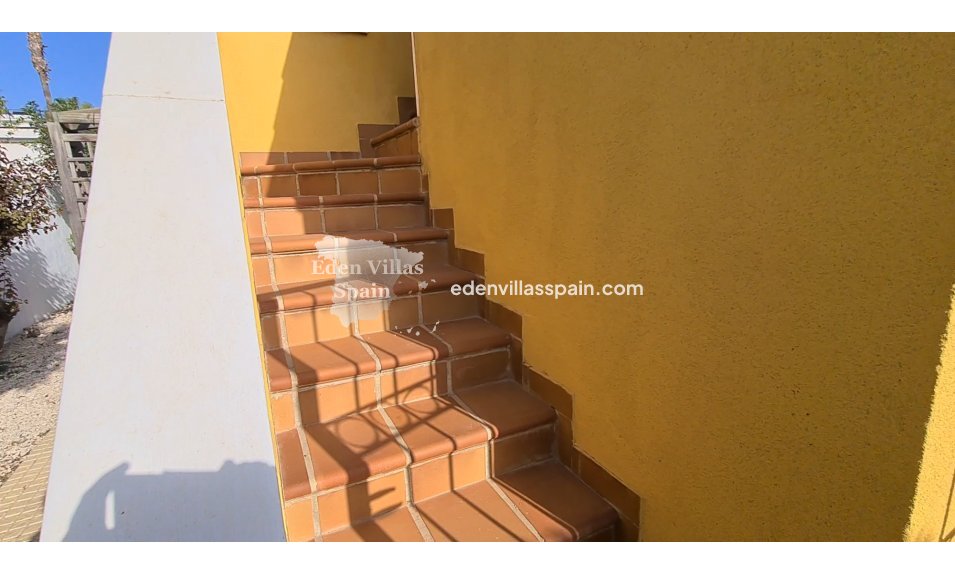 Immobilien Zweiter Hand - Urbanisierung freistehende Villa - La Marina