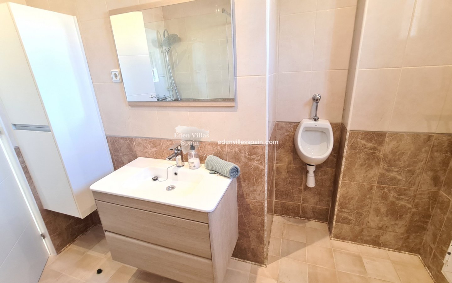 Immobilien Zweiter Hand - Urbanisierung freistehende Villa - La Marina