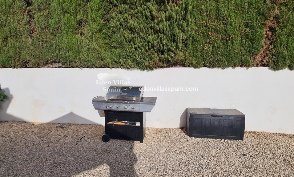 Immobilien Zweiter Hand - Urbanisierung freistehende Villa - La Marina