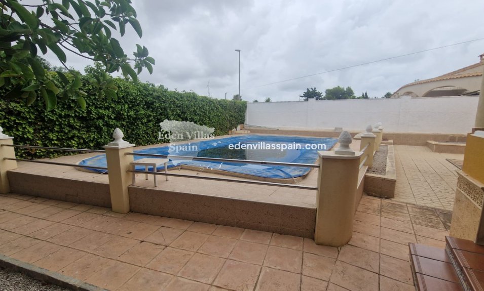 Immobilien Zweiter Hand - Urbanisierung freistehende Villa - La Marina