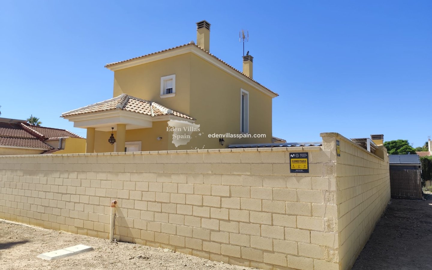 Immobilien Zweiter Hand - Urbanisierung freistehende Villa - La Marina