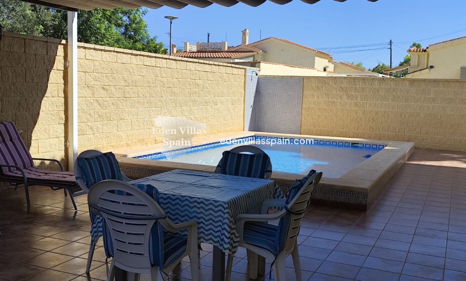 Immobilien Zweiter Hand - Urbanisierung freistehende Villa - La Marina