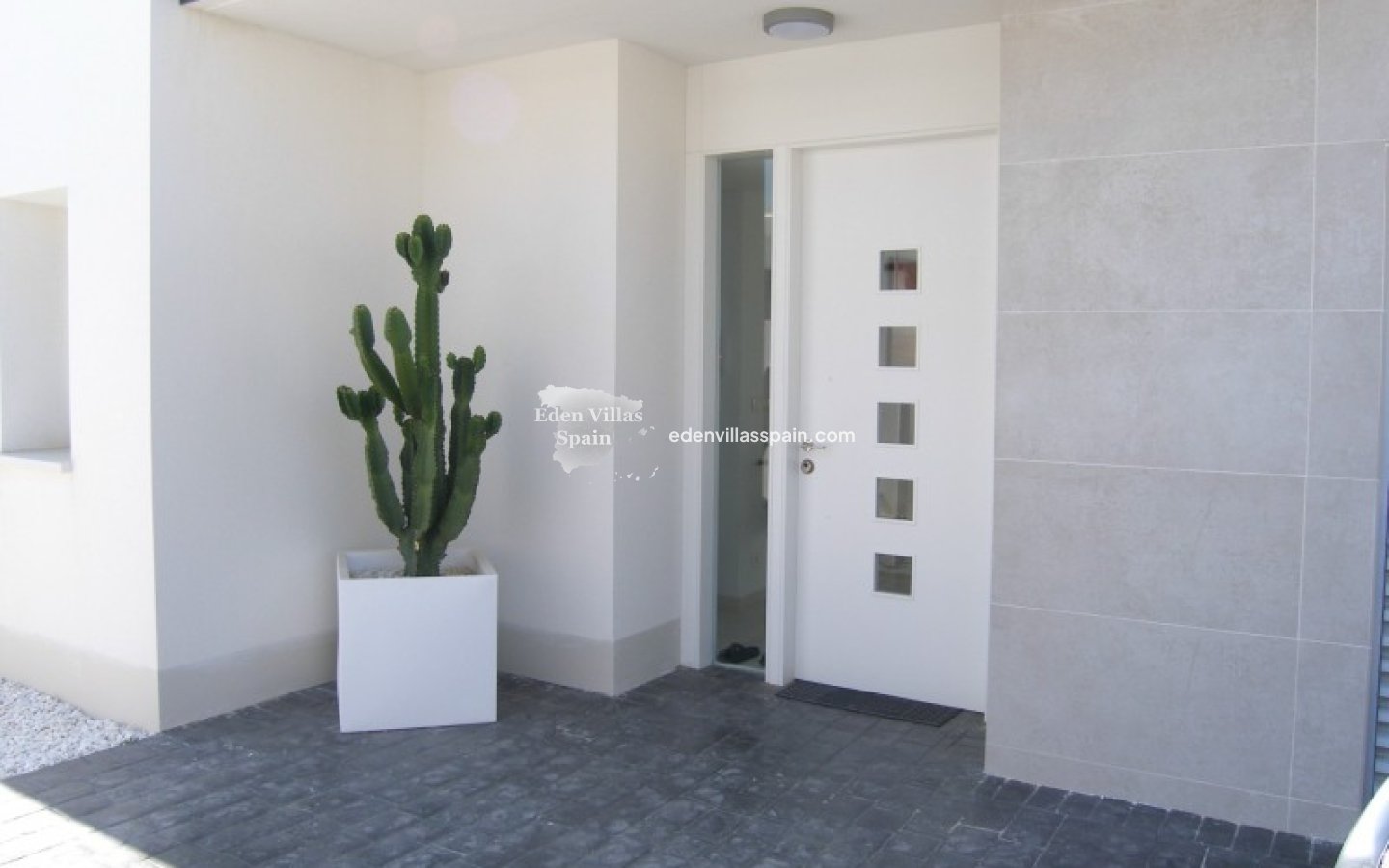 Immobilien Zweiter Hand - Villa an der Küste - La Marina