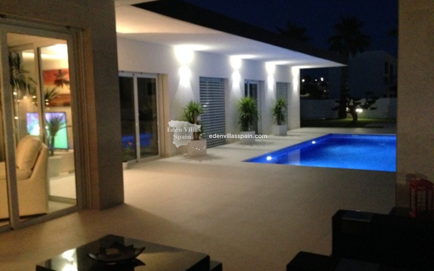 Immobilien Zweiter Hand - Villa an der Küste - La Marina