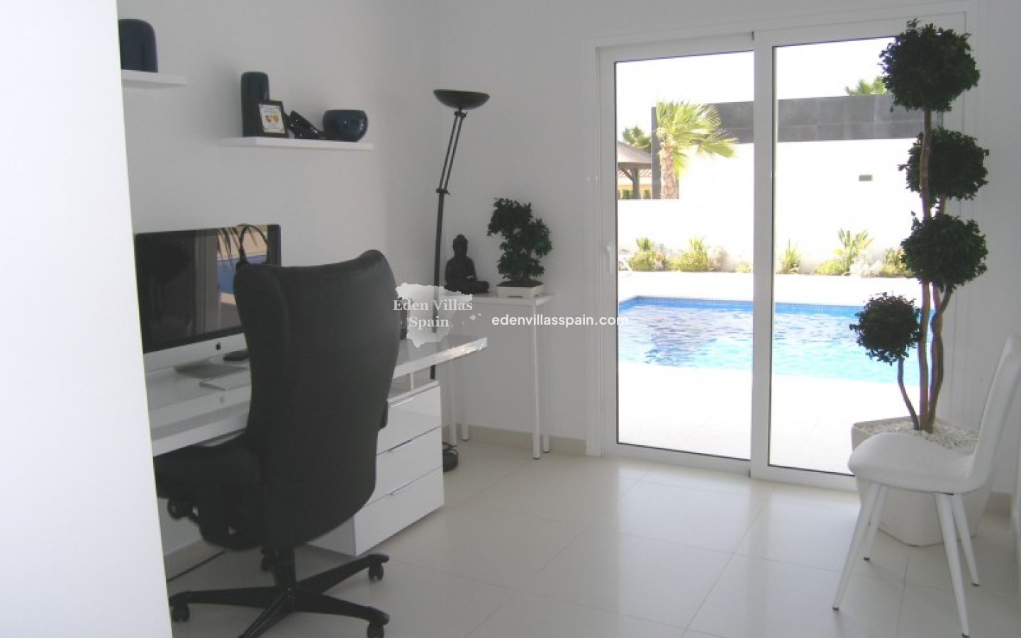 Immobilien Zweiter Hand - Villa an der Küste - La Marina