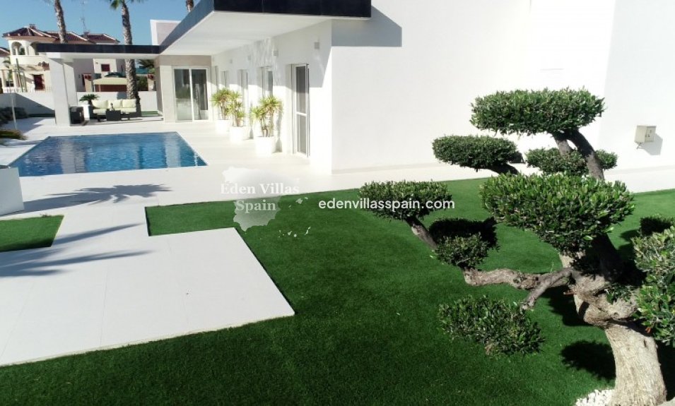 Immobilien Zweiter Hand - Villa an der Küste - La Marina