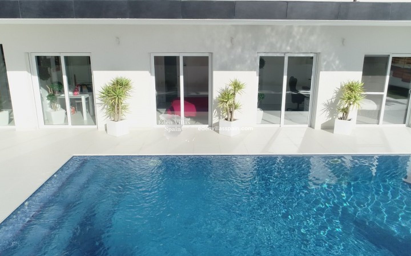 Immobilien Zweiter Hand - Villa an der Küste - La Marina