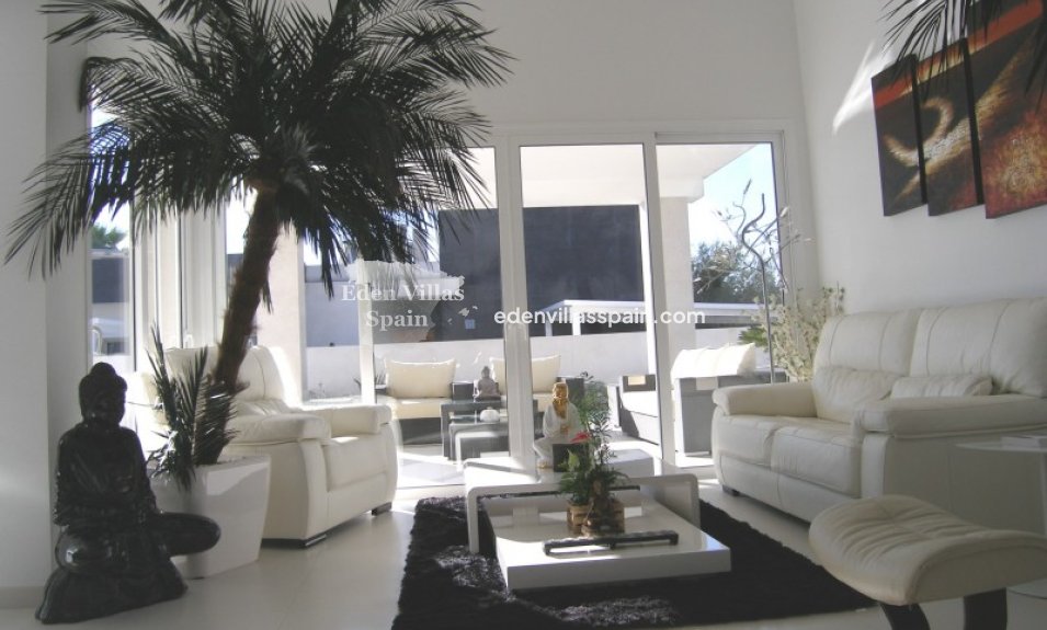 Immobilien Zweiter Hand - Villa an der Küste - La Marina