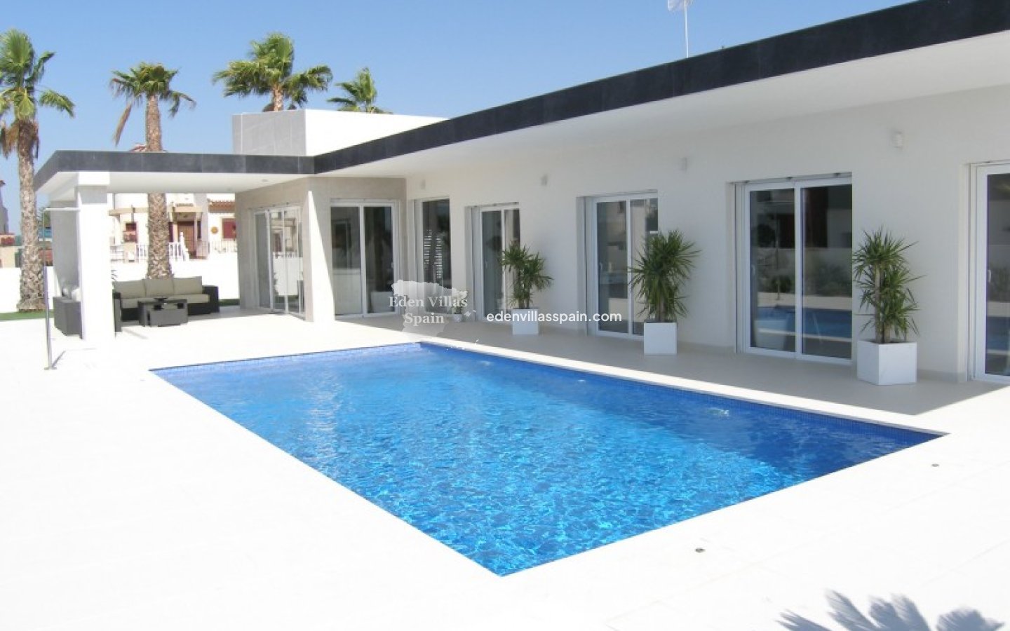 Immobilien Zweiter Hand - Villa an der Küste - La Marina