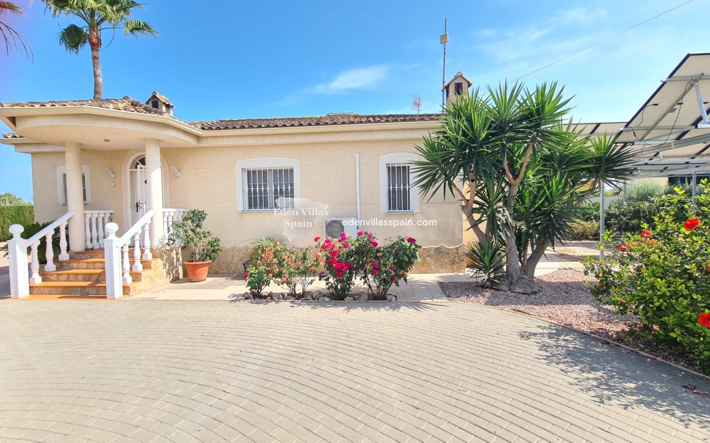 Immobilien Zweiter Hand - Villa an der Küste - La Marina