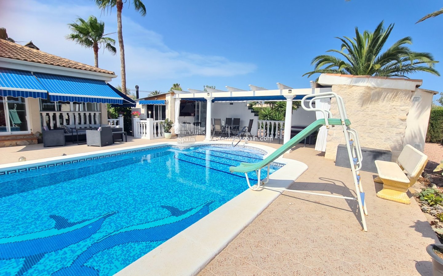 Immobilien Zweiter Hand - Villa an der Küste - La Marina