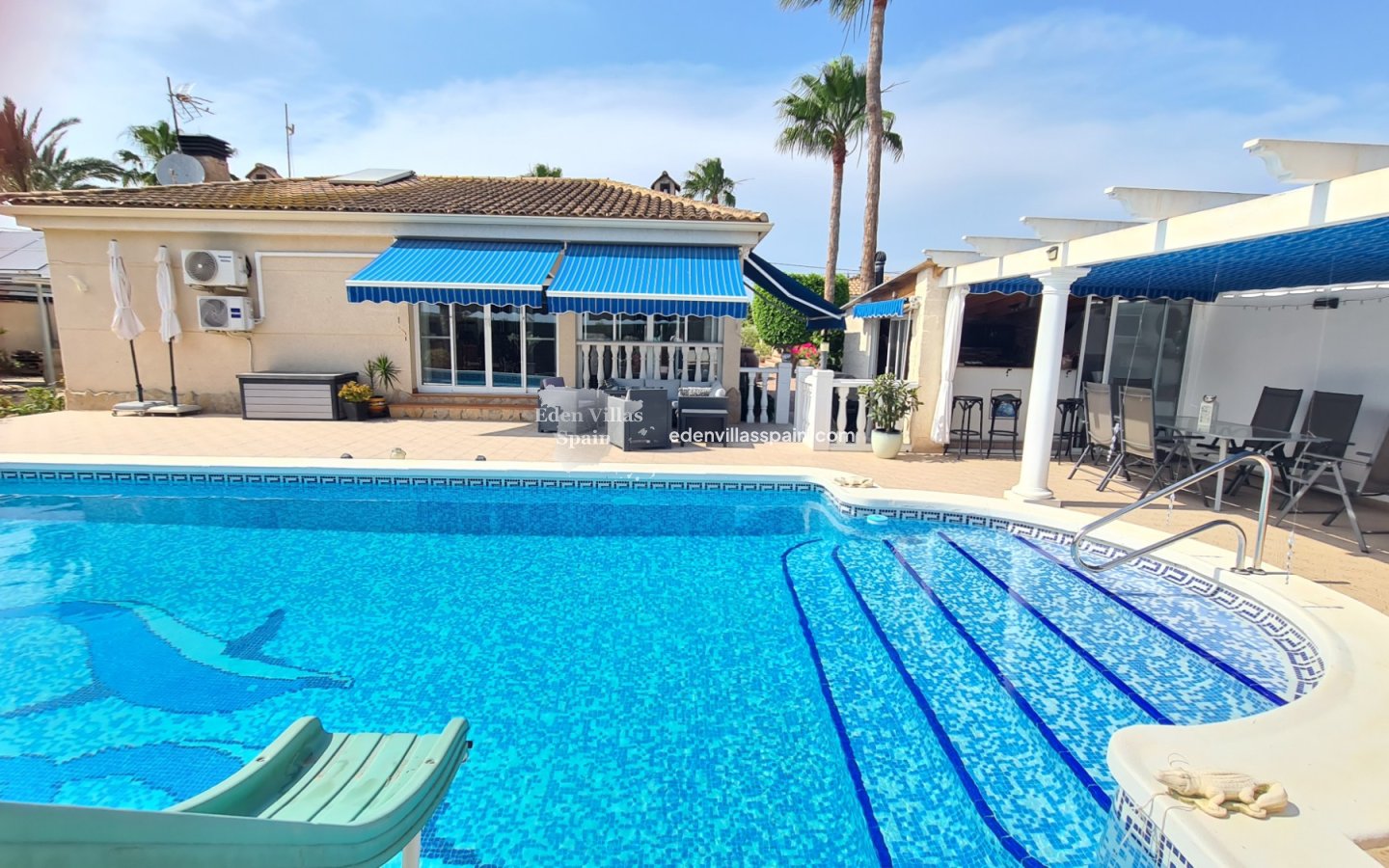 Immobilien Zweiter Hand - Villa an der Küste - La Marina