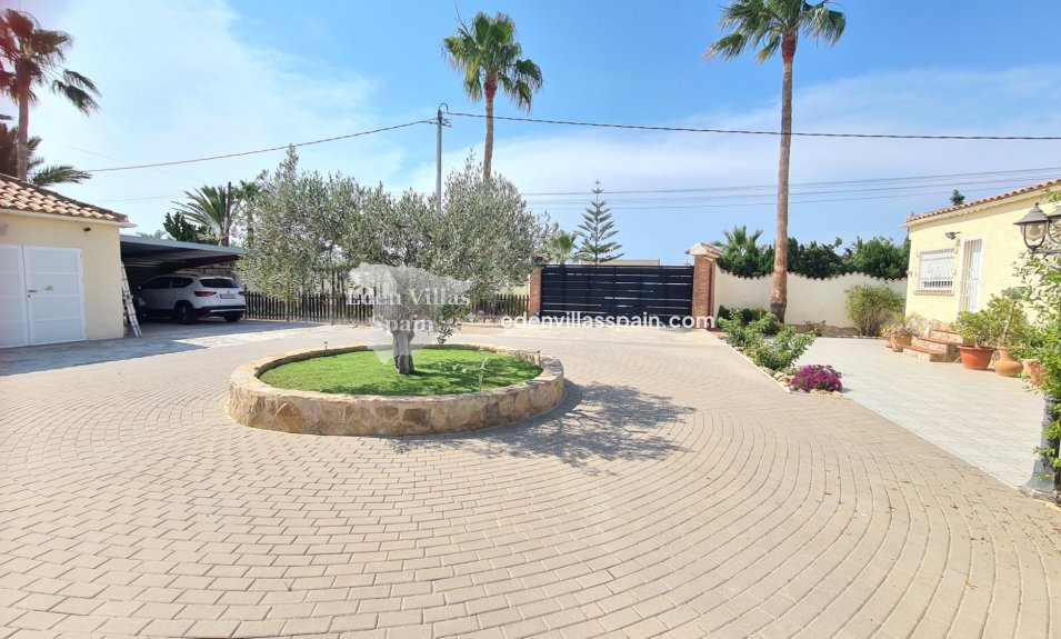 Immobilien Zweiter Hand - Villa an der Küste - La Marina