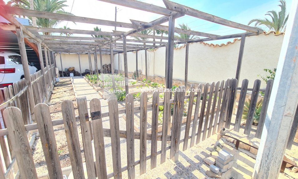 Immobilien Zweiter Hand - Villa an der Küste - La Marina