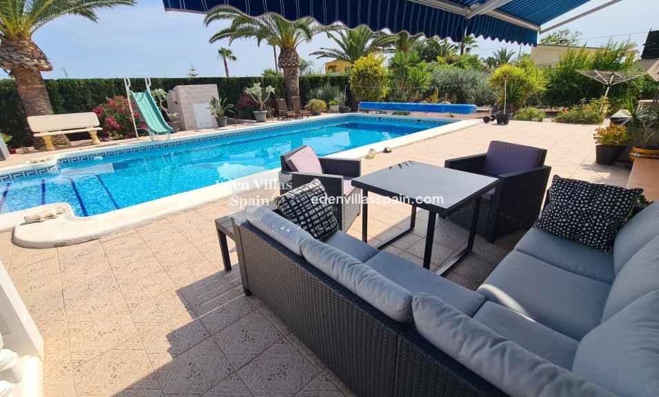 Immobilien Zweiter Hand - Villa an der Küste - La Marina