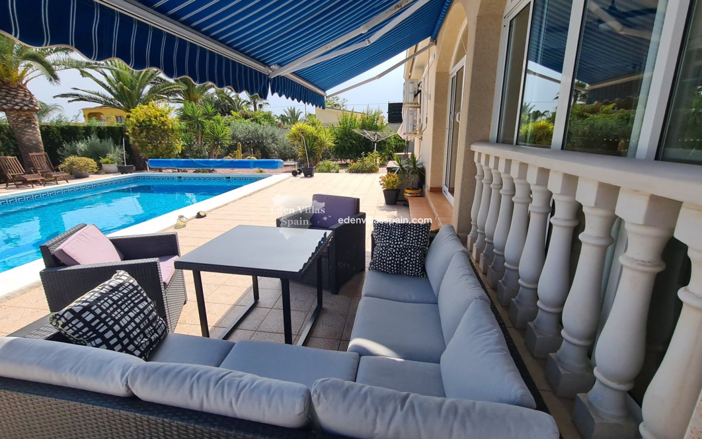 Immobilien Zweiter Hand - Villa an der Küste - La Marina