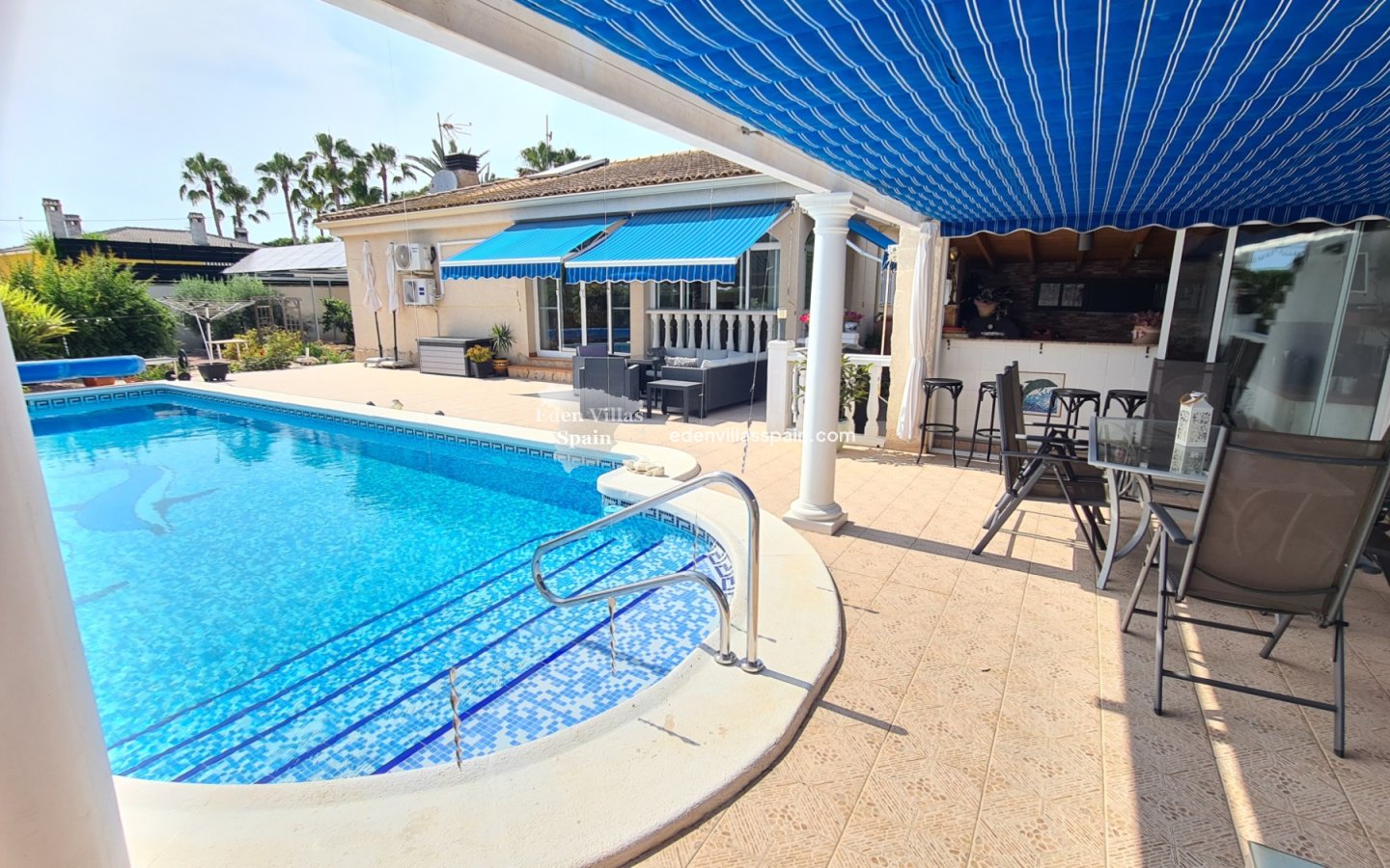 Immobilien Zweiter Hand - Villa an der Küste - La Marina