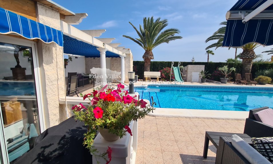 Immobilien Zweiter Hand - Villa an der Küste - La Marina