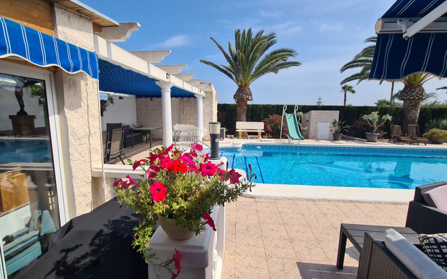 Immobilien Zweiter Hand - Villa an der Küste - La Marina