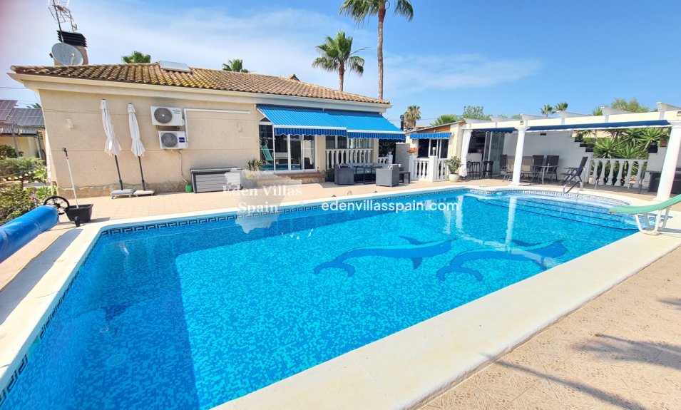 Immobilien Zweiter Hand - Villa an der Küste - La Marina