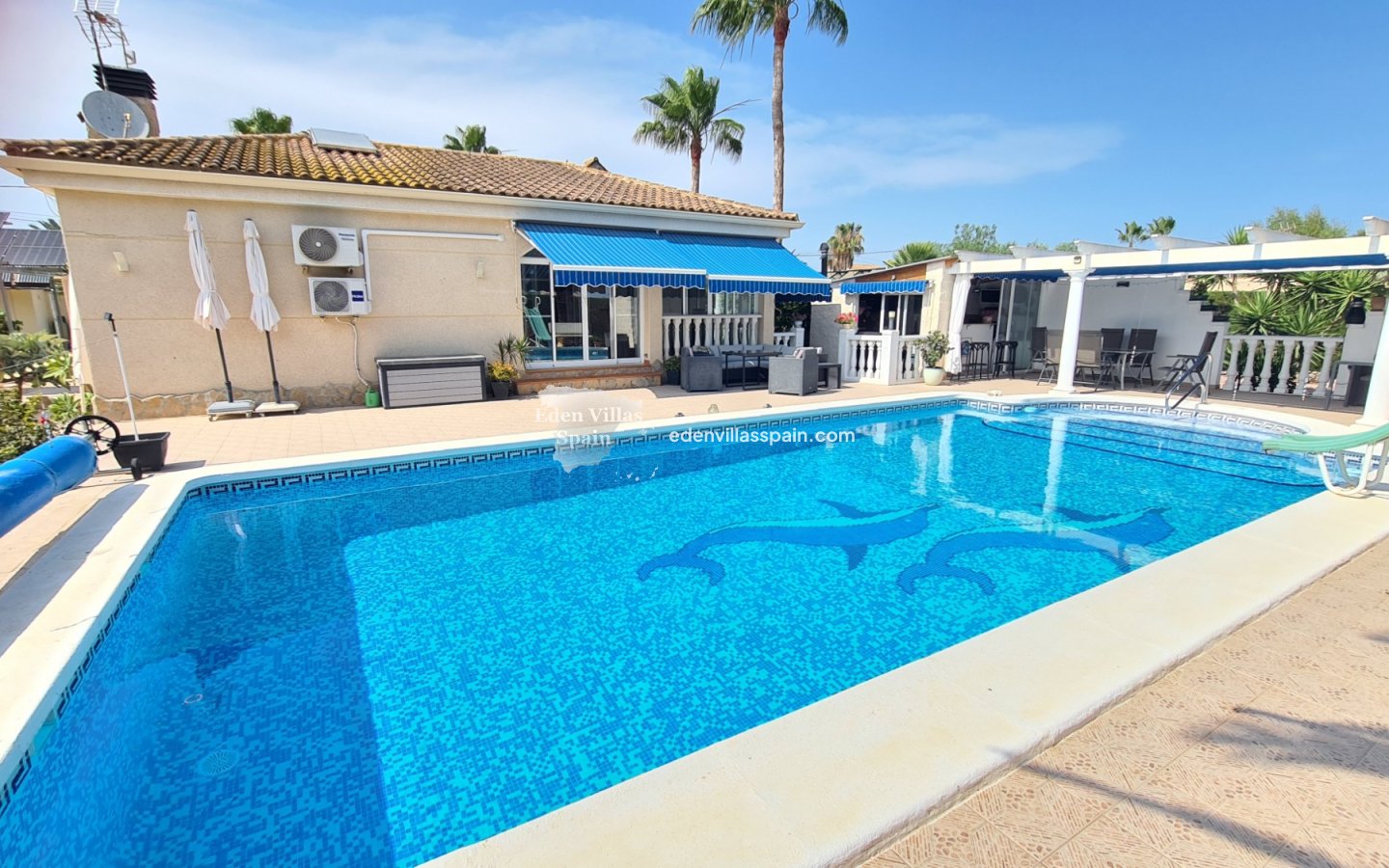 Immobilien Zweiter Hand - Villa an der Küste - La Marina