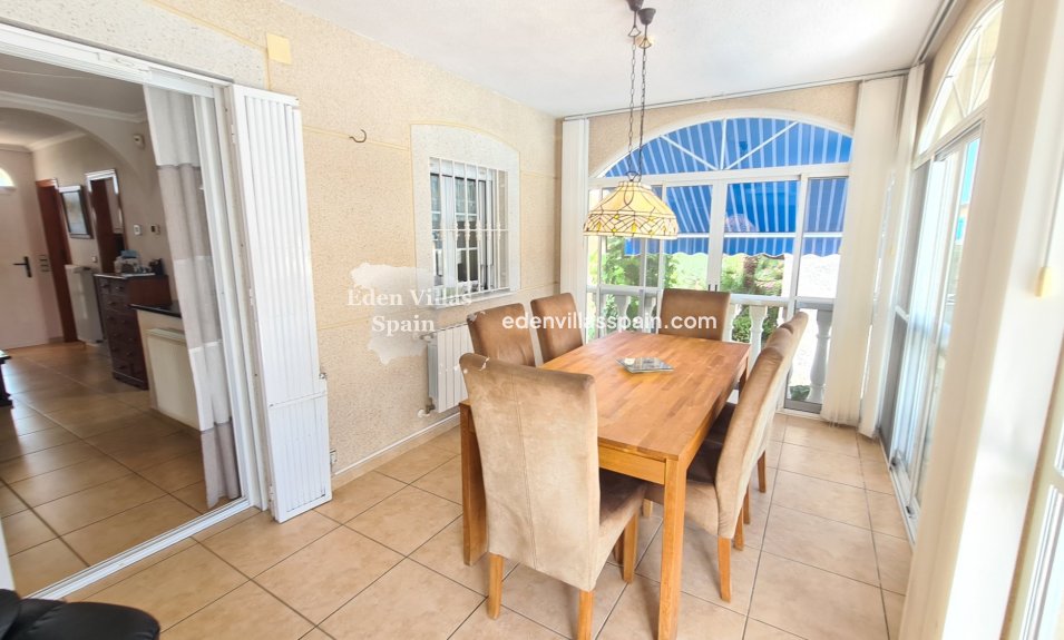 Immobilien Zweiter Hand - Villa an der Küste - La Marina