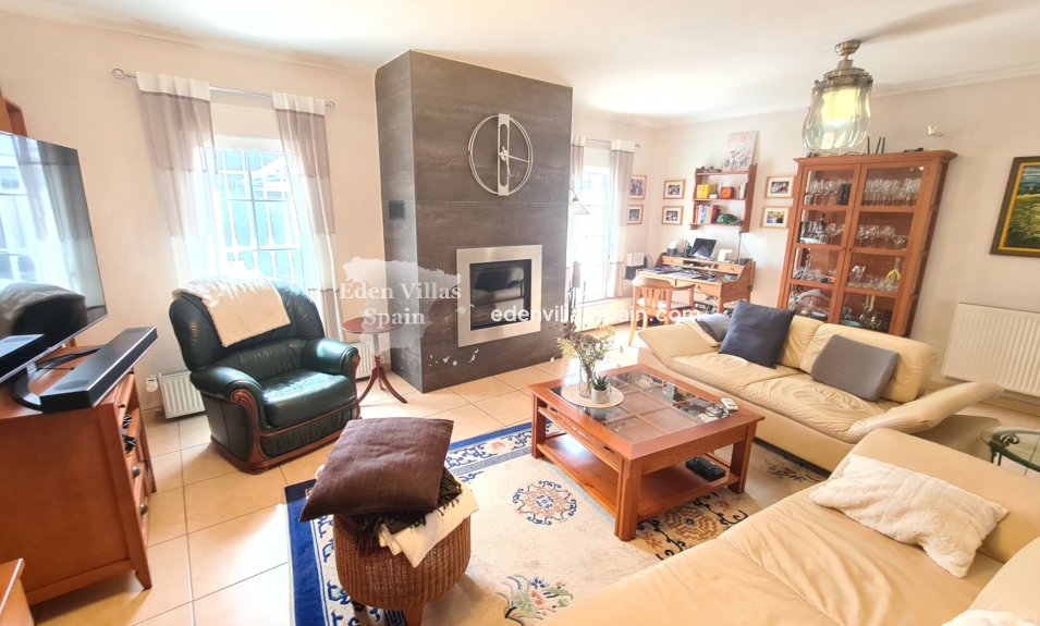 Immobilien Zweiter Hand - Villa an der Küste - La Marina